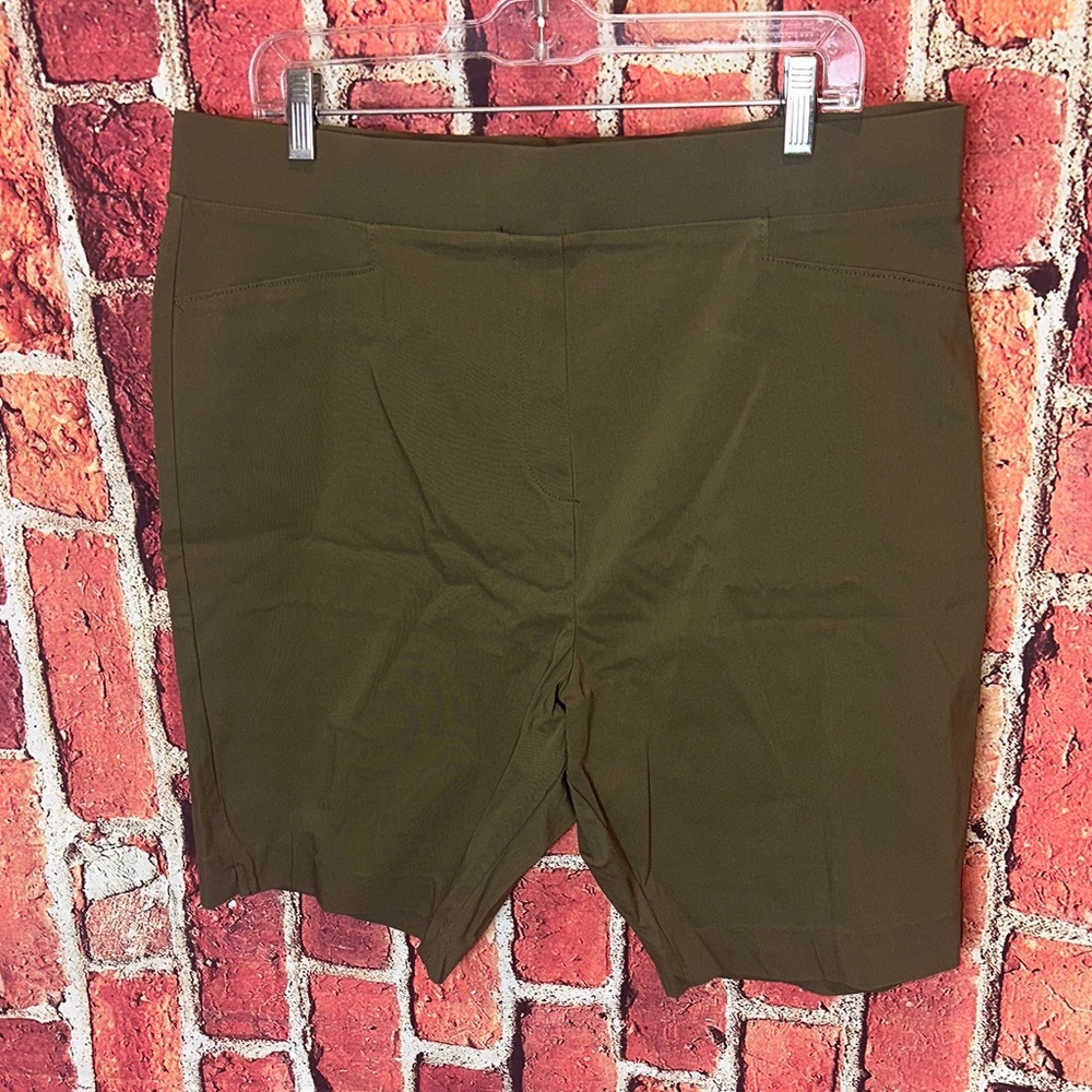 Calvin Klein Olive Green Tailored Women Shorts XL